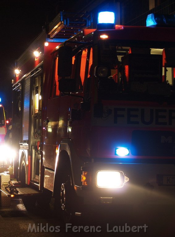 Brand mit Menschenrettung Koeln Vingst Homarstr 3     P051.JPG